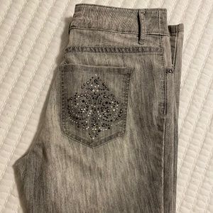 Gray Wash Capri Jeans with Embellishments